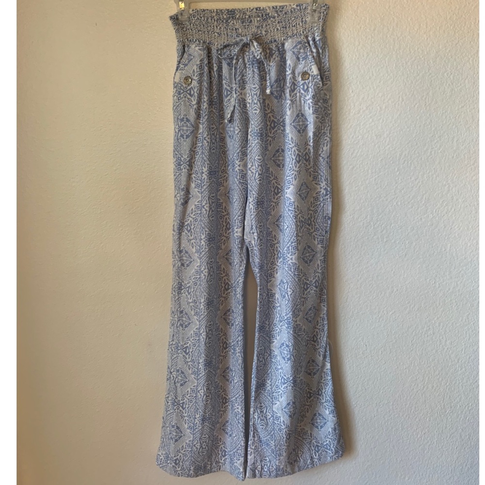 Blue and white beachy casual pants